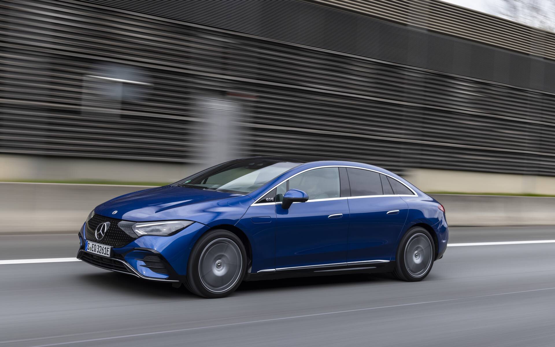 MERCEDES-BENZ EQE 350