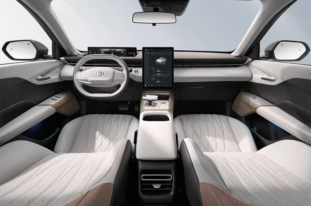 2025_Nevo-A05-PHEV-3